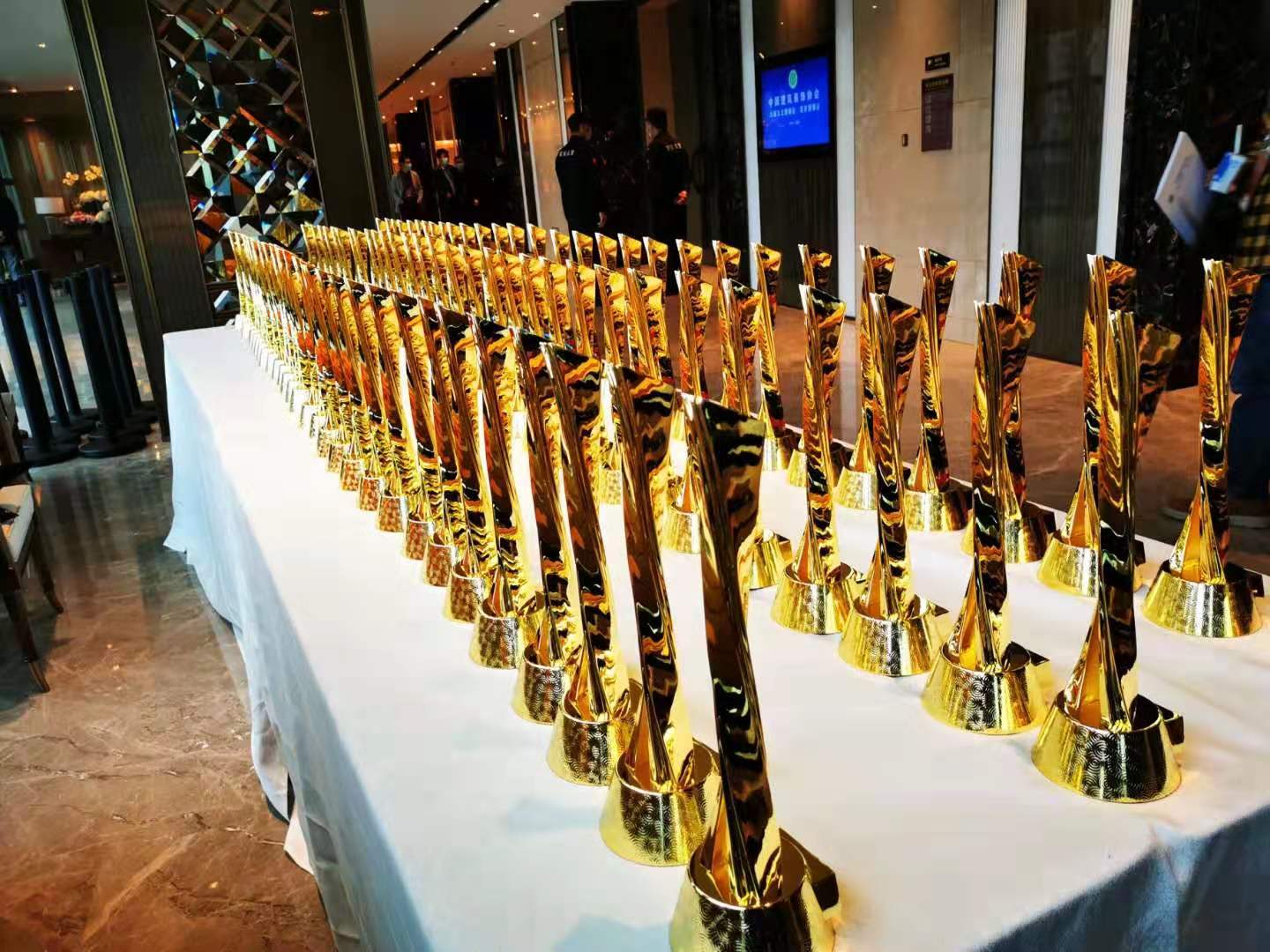 2020年中国BET体育在线官方网站（中国）官方网站行业盛会：中装建设稳居装饰类前十强、斩获13项行业最高荣誉